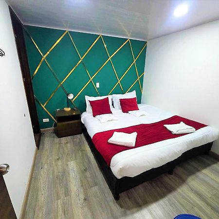 Hotel Kristal Ferial โบโกตา ภายนอก รูปภาพ
