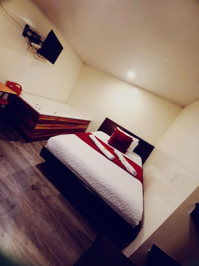 Hotel Kristal Ferial โบโกตา ภายนอก รูปภาพ