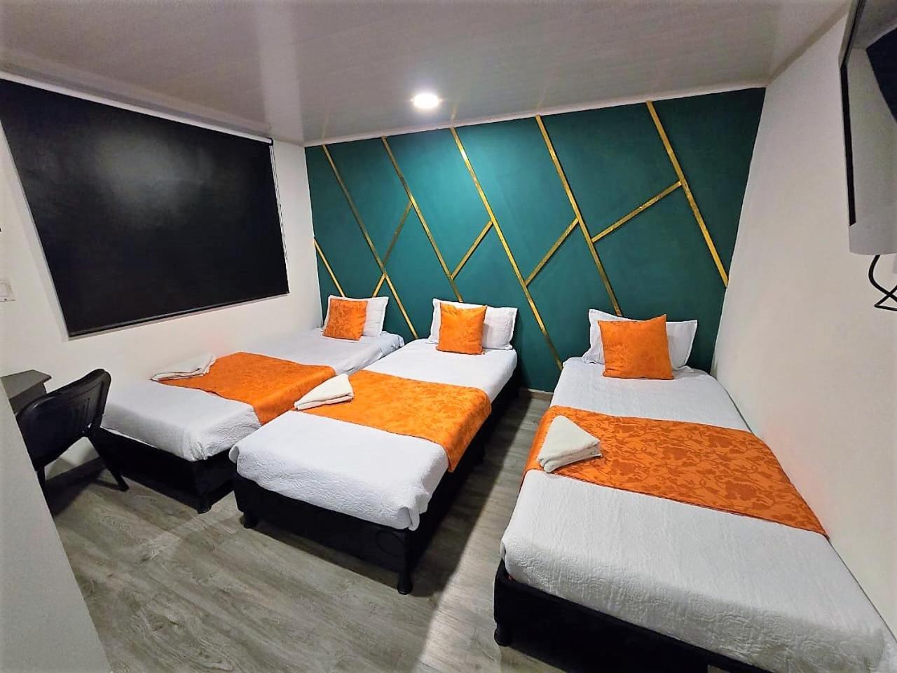 Hotel Kristal Ferial โบโกตา ภายนอก รูปภาพ
