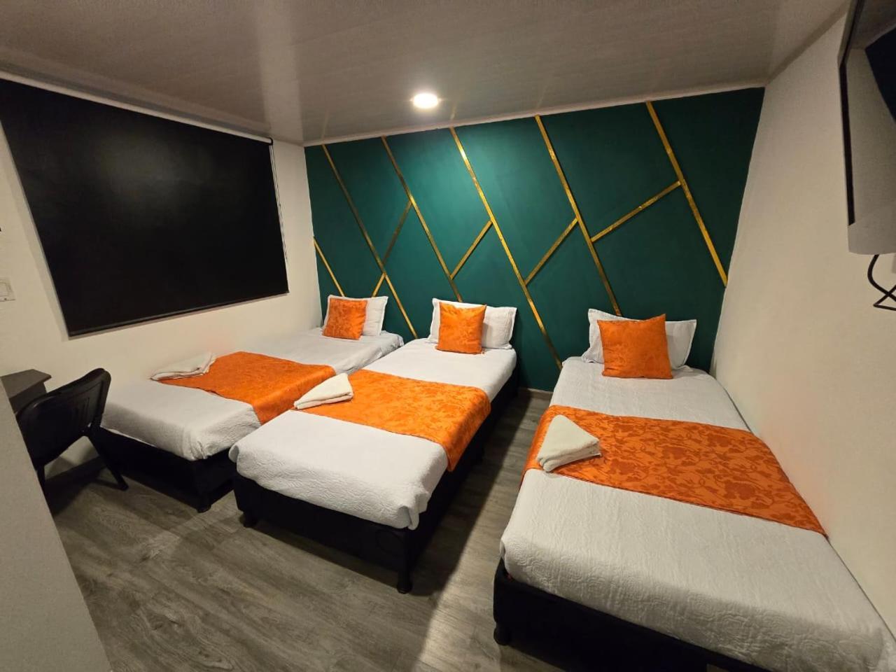 Hotel Kristal Ferial โบโกตา ภายนอก รูปภาพ