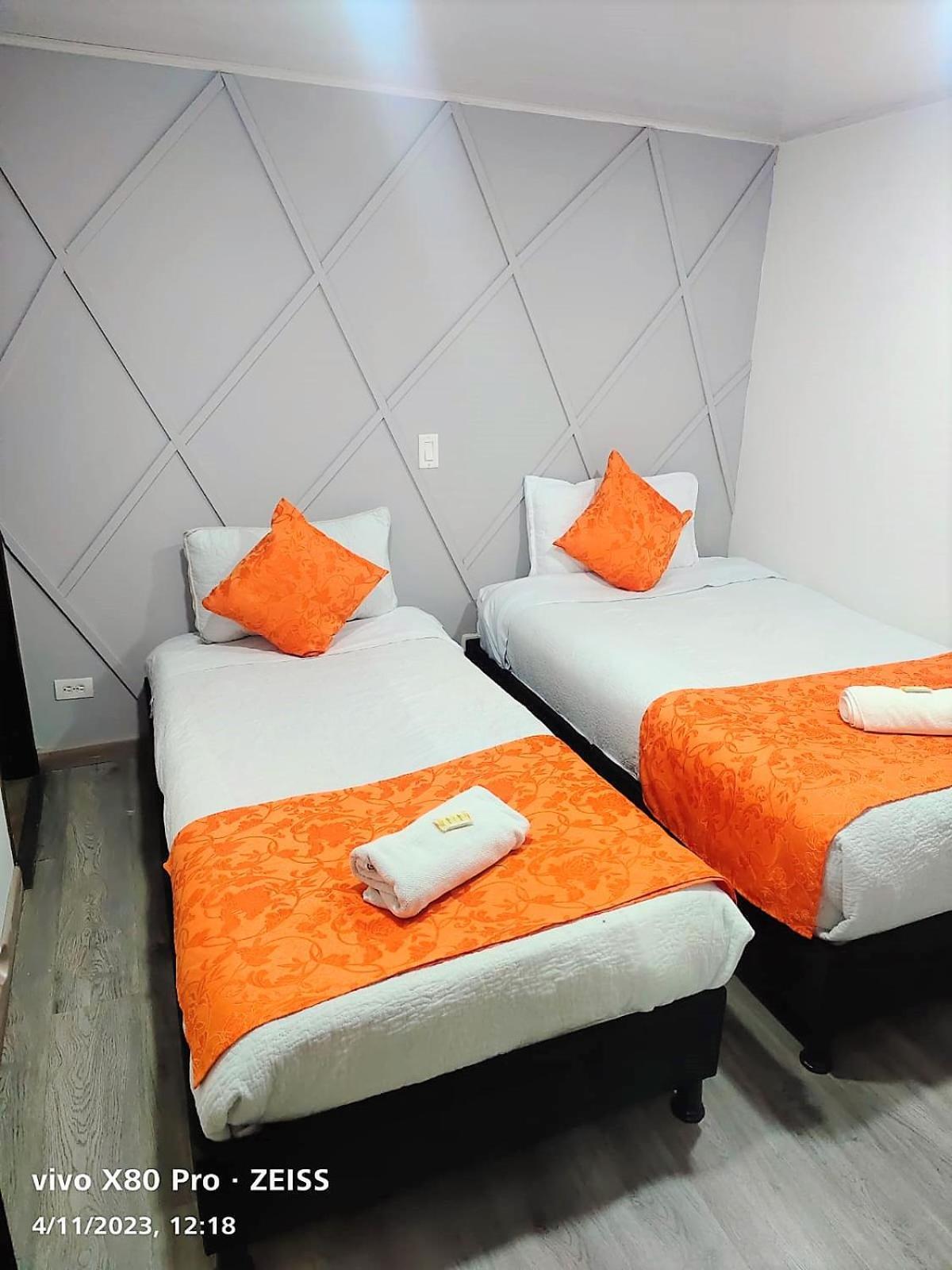 Hotel Kristal Ferial โบโกตา ภายนอก รูปภาพ
