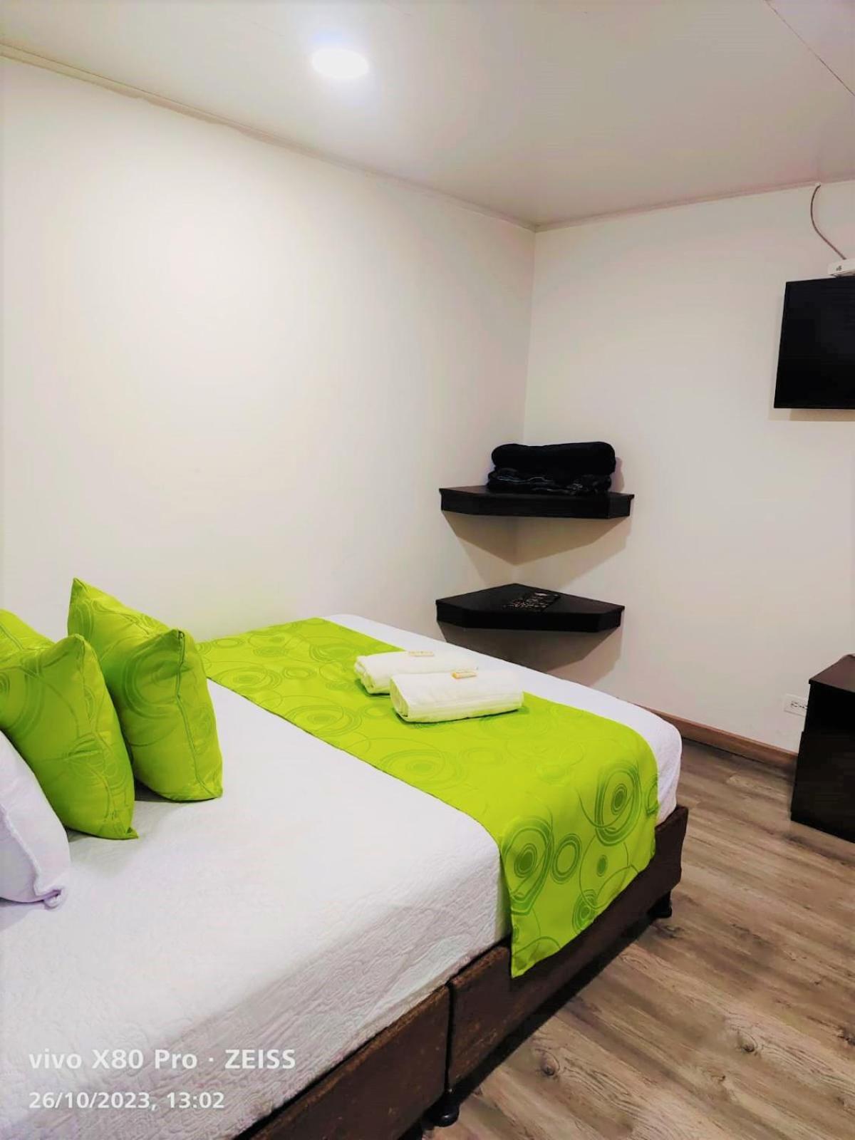Hotel Kristal Ferial โบโกตา ภายนอก รูปภาพ