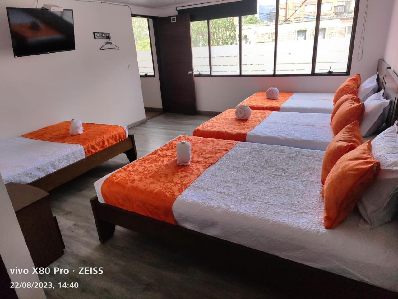 Hotel Kristal Ferial โบโกตา ภายนอก รูปภาพ