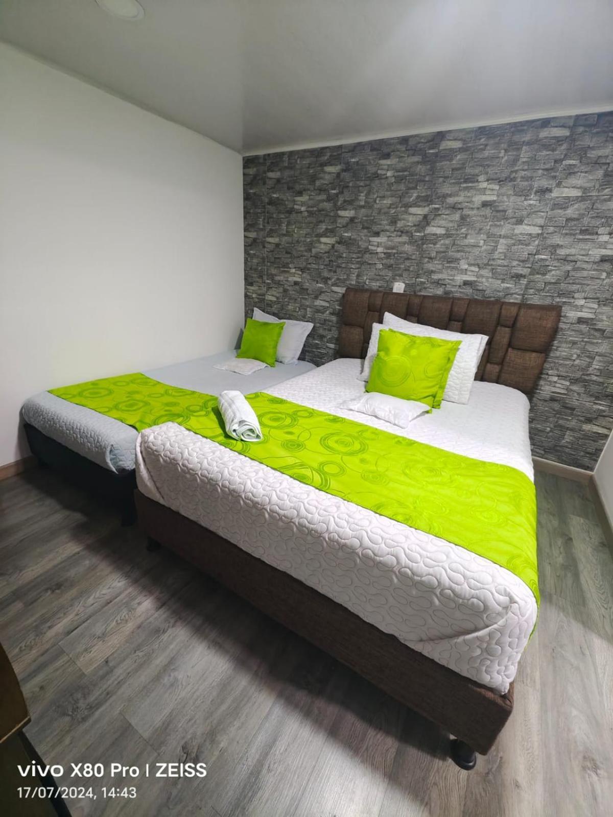 Hotel Kristal Ferial โบโกตา ภายนอก รูปภาพ